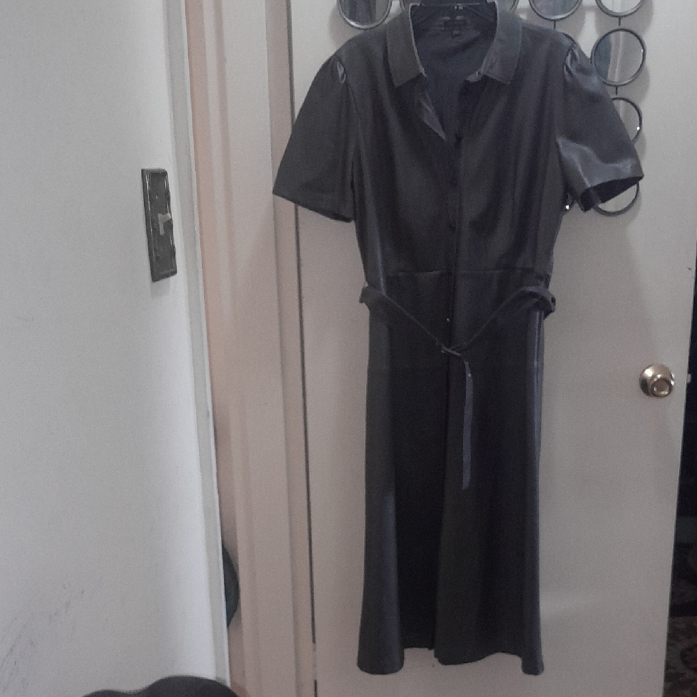 🌺ANN TAYLOR ELEGANT GRAY FAUX LEATHER Dress